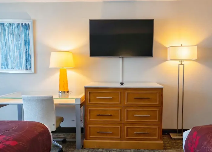 Hotel Extended I 74 Newly Renovated 2*